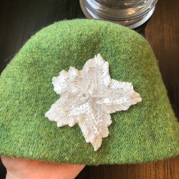 ✨ VINTAGE Wool Bucket Hat w Appliqué and beads - Picture 5 of 5